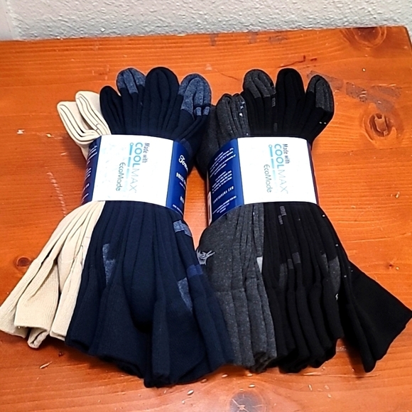 SET 12 PAIRS TOMMY  BAHAMA MEN'S DRESS CASUAL CUSHION CREW SOCKS - Picture 1 of 7